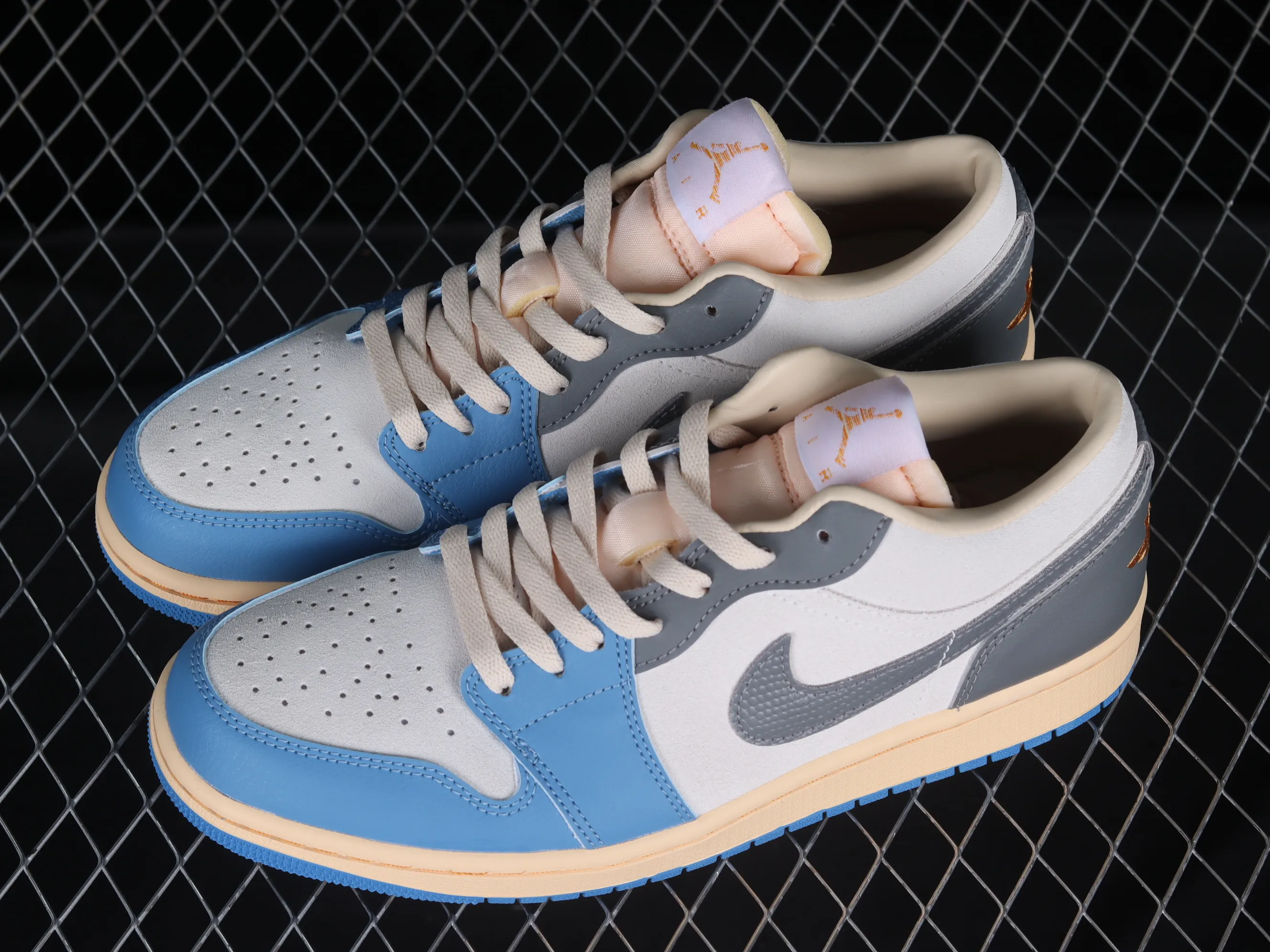 All categories Air Jordan Jordan series basketball shoes Air Jordan 1 Low G version pure original Air Jordan 1 Low "UNC Grey" AJ1 Joe 1 cement North Carolina blue low-top basketball shoes DZ5376-469